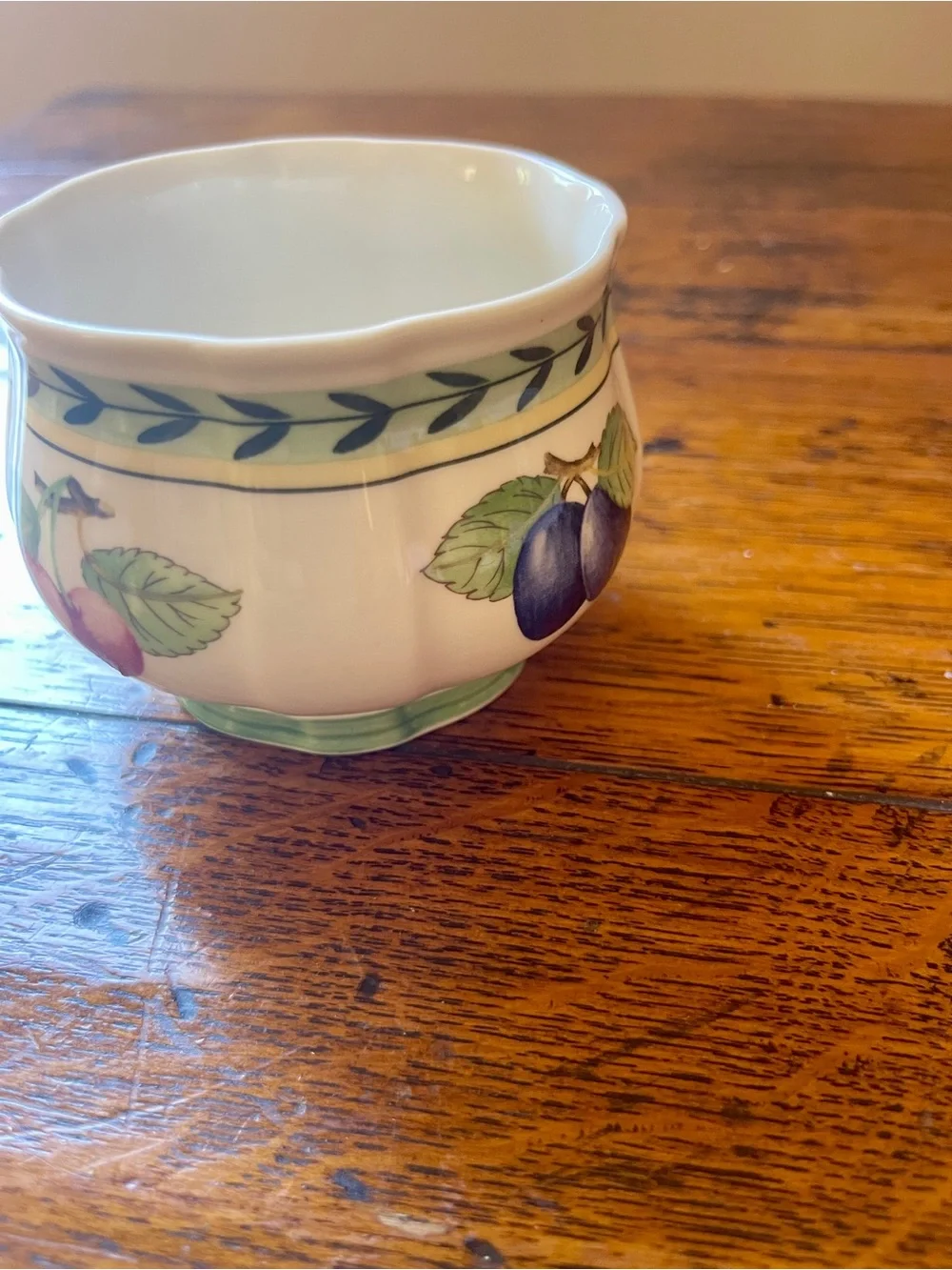 Villeroy & Boch French Garden ‘Fleurence’ Sugar Bowl in White, Yellow and Green